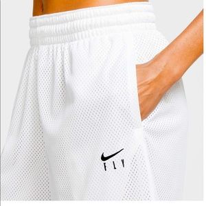 Nike Swoosh Fly Basketball Shorts sz| M